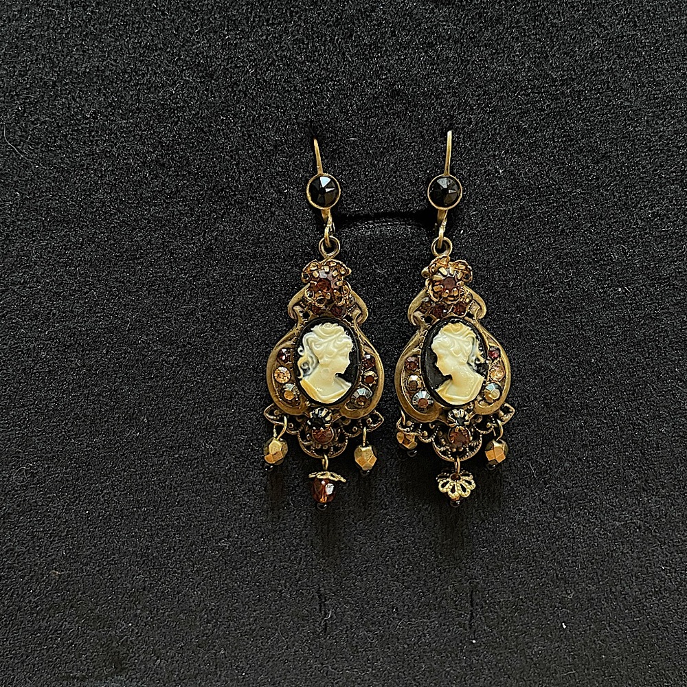 Victorian style earrings- BRAND NEW!
